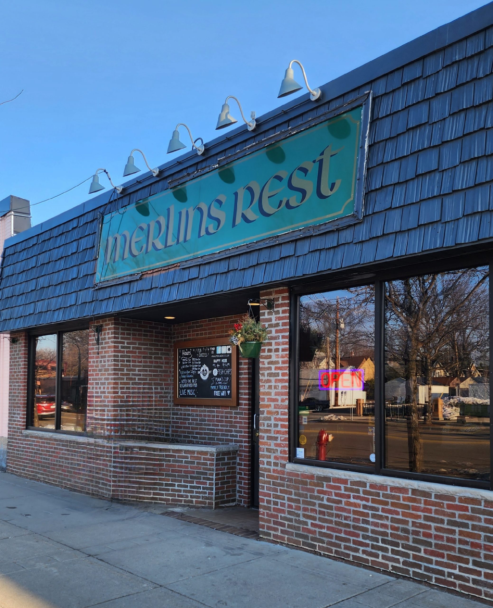 Merlins Rest Pub (Minneapolis, MN) Review