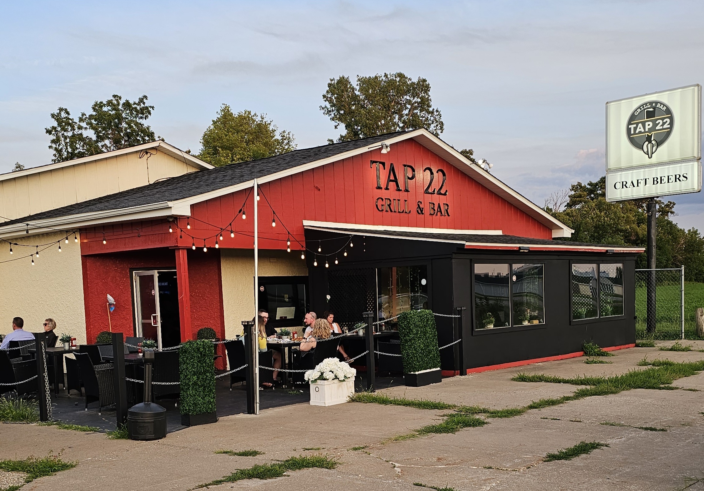 Tap 22 Grill & Bar (Silvis, IL) Review